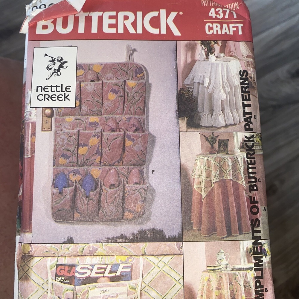Vintage Butterick Nettle Creek Craft Home Pattern 4371 Tablecloth Shoe Bag Cut